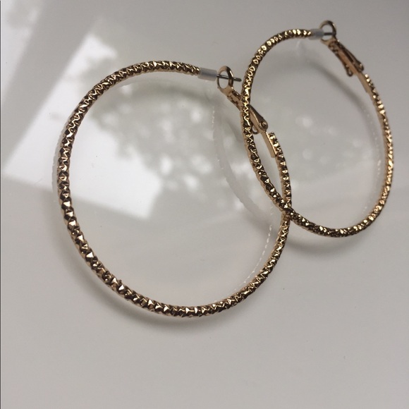 Brand New “Hammered” Detail Gold Hoops - Picture 1 of 4